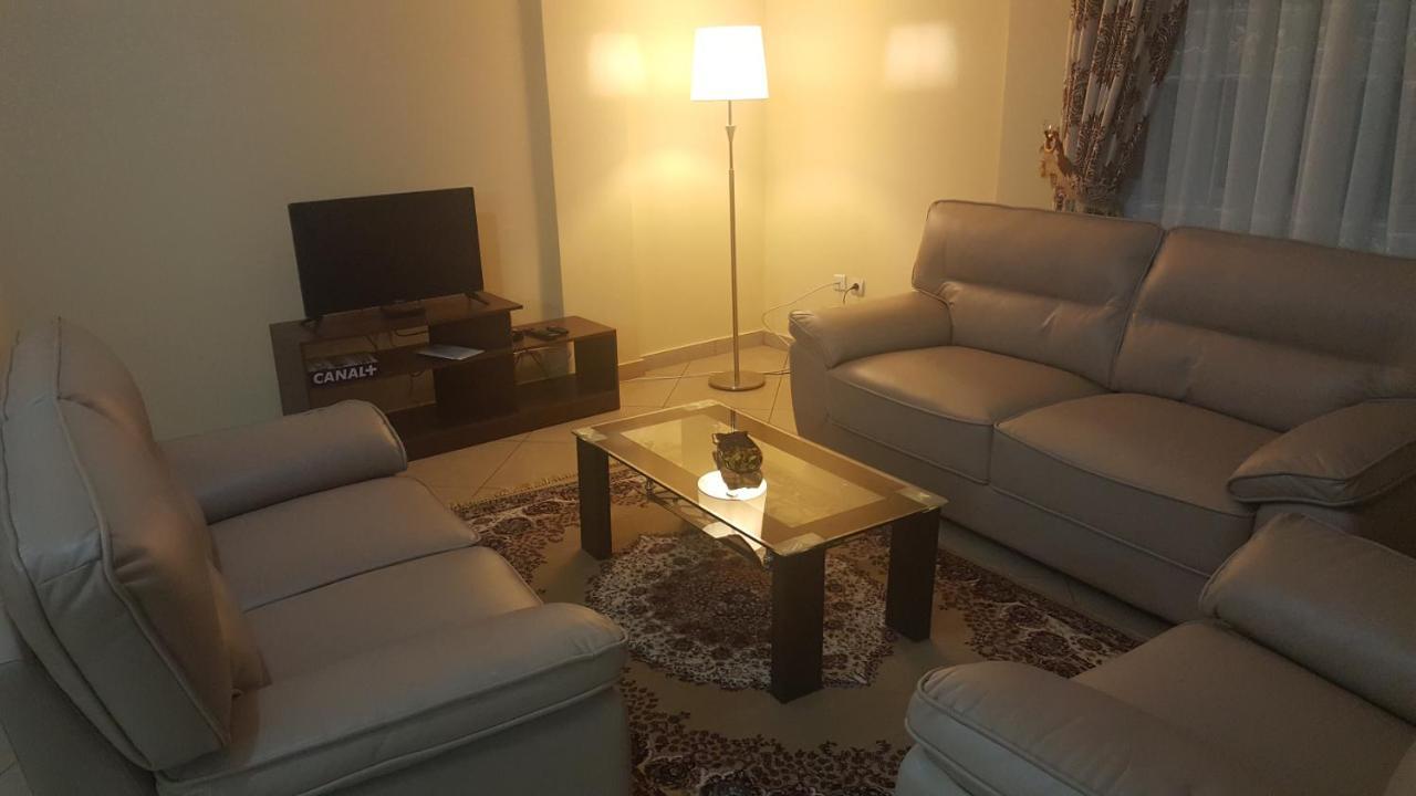 Residences Hotelieres Micheline Et Emile Bastos Yaoundé エクステリア 写真