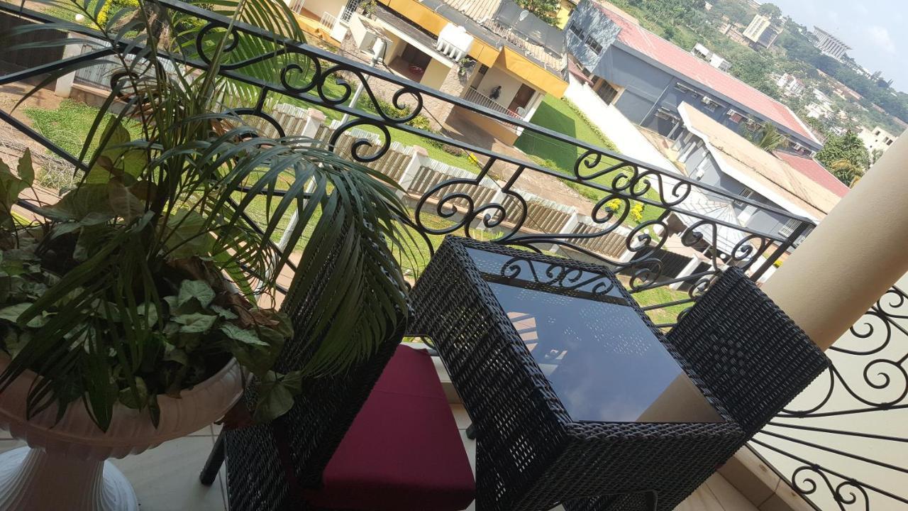 Residences Hotelieres Micheline Et Emile Bastos Yaoundé エクステリア 写真
